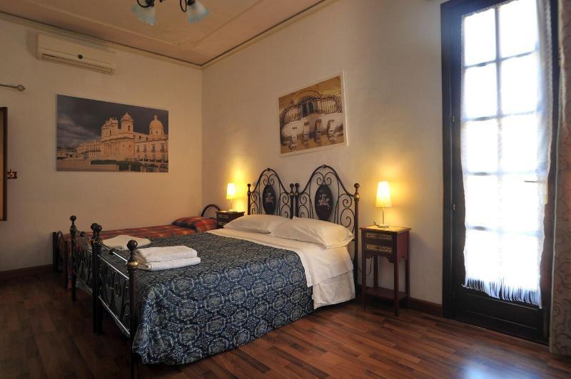 Il Giardino Di Pietra Bed & Breakfast โนโต ภายนอก รูปภาพ