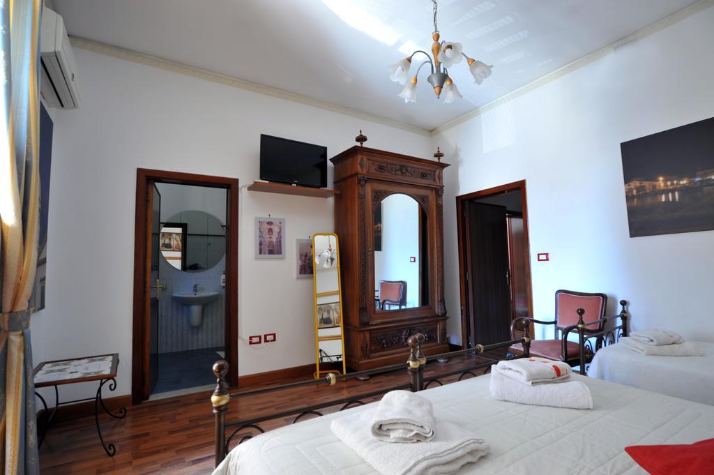 Il Giardino Di Pietra Bed & Breakfast โนโต ภายนอก รูปภาพ
