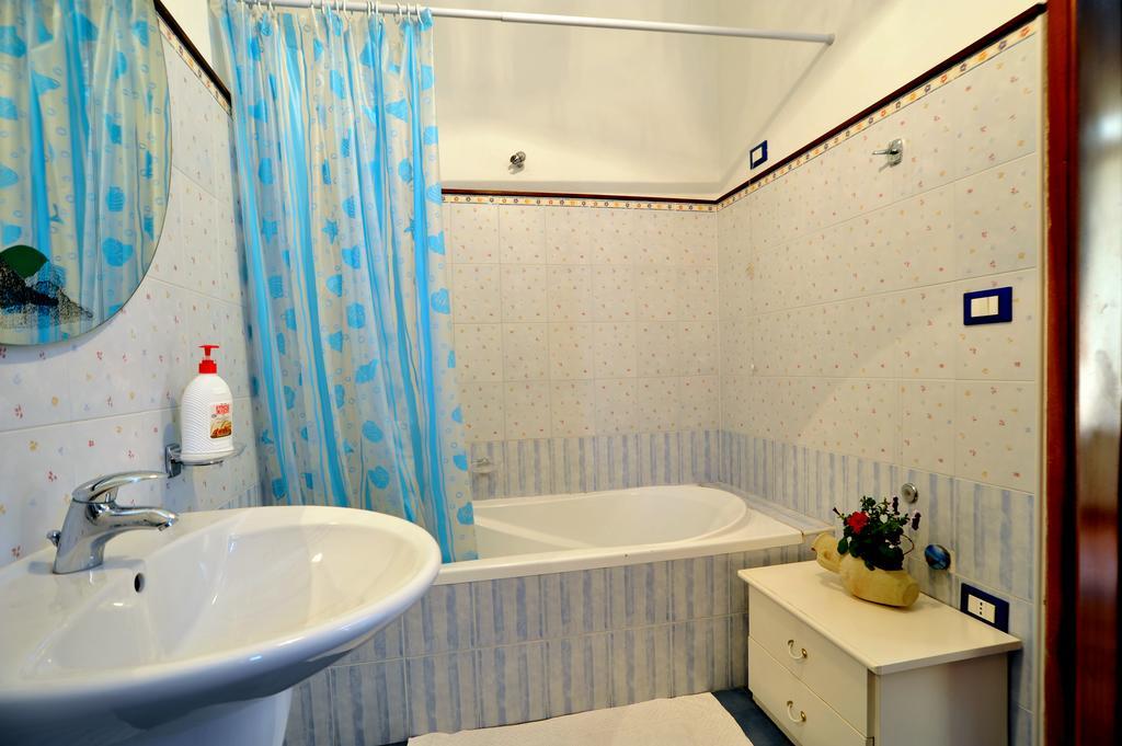 Il Giardino Di Pietra Bed & Breakfast โนโต ภายนอก รูปภาพ