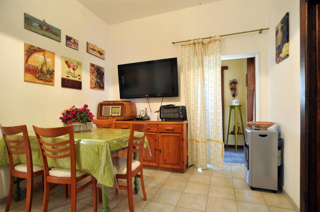 Il Giardino Di Pietra Bed & Breakfast โนโต ภายนอก รูปภาพ